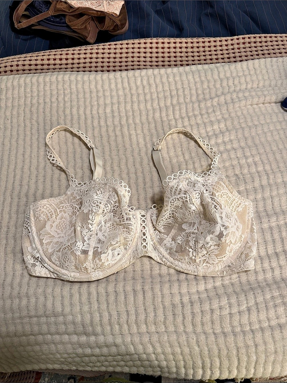 Victoria's Secret The Fabulous Unlined Lace Full-Cup Bra Off White 38DD